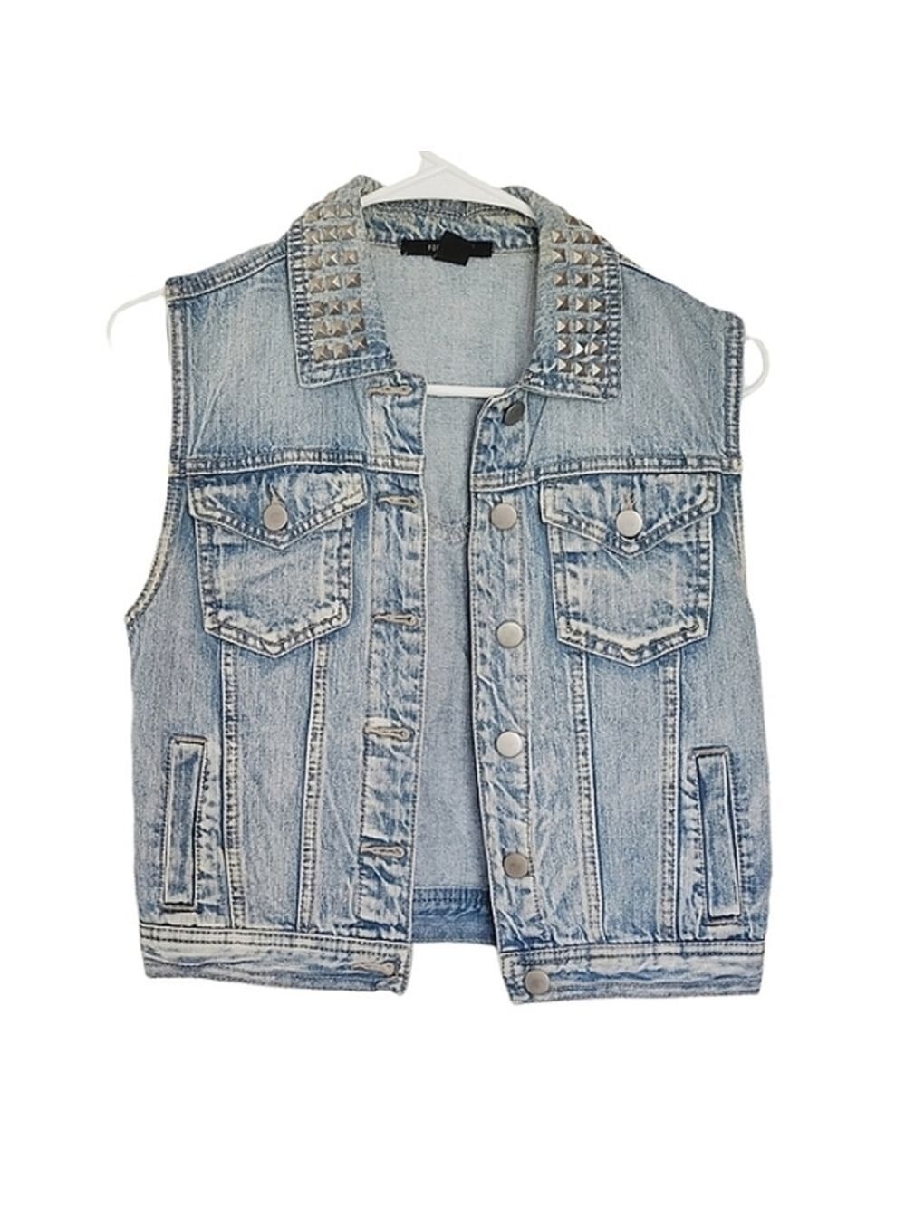 7110 * Forever 21 Studded Denim Vest Light Wash Size S